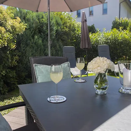 The Deluxe: Ski-to-market Luxury With Garden *