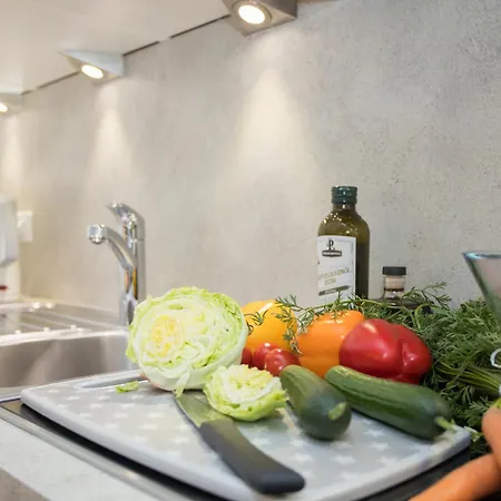Apartment The Deluxe: Ski-to-market Luxury With Garden Winterberg