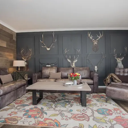 The Deluxe: Ski-to-market Luxury With Garden *