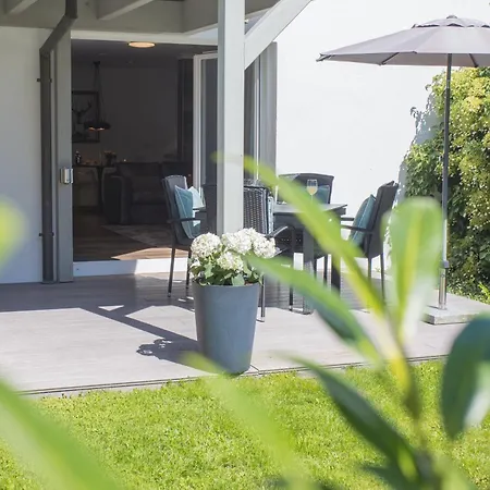 The Deluxe: Ski-to-market Luxury With Garden Apartment *