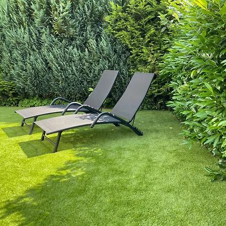 Apartment The Deluxe: Ski-to-market Luxury With Garden *